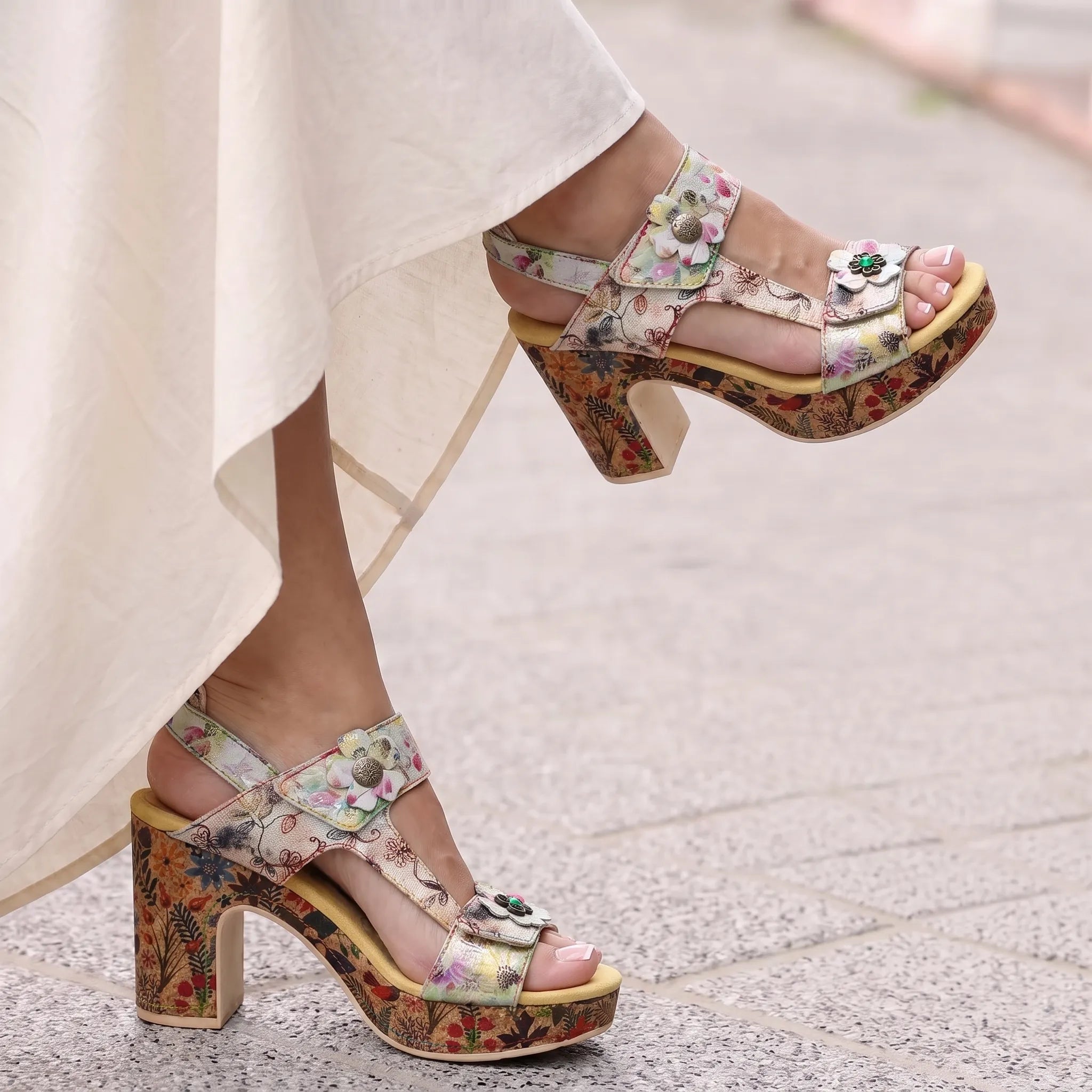 Laura Vita 7949 maglovito roze on foot 01