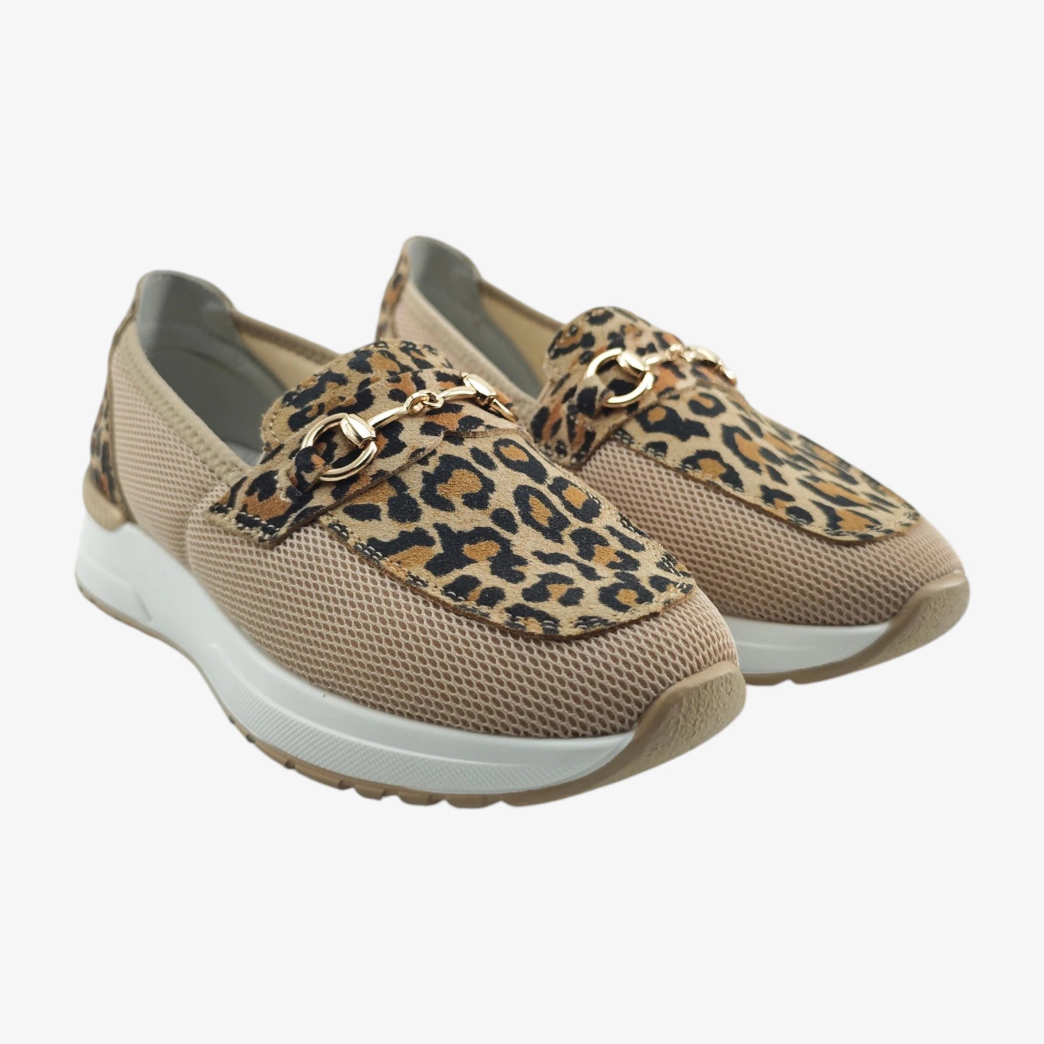 Matiz 25222 smeđi leopard pogled spreda