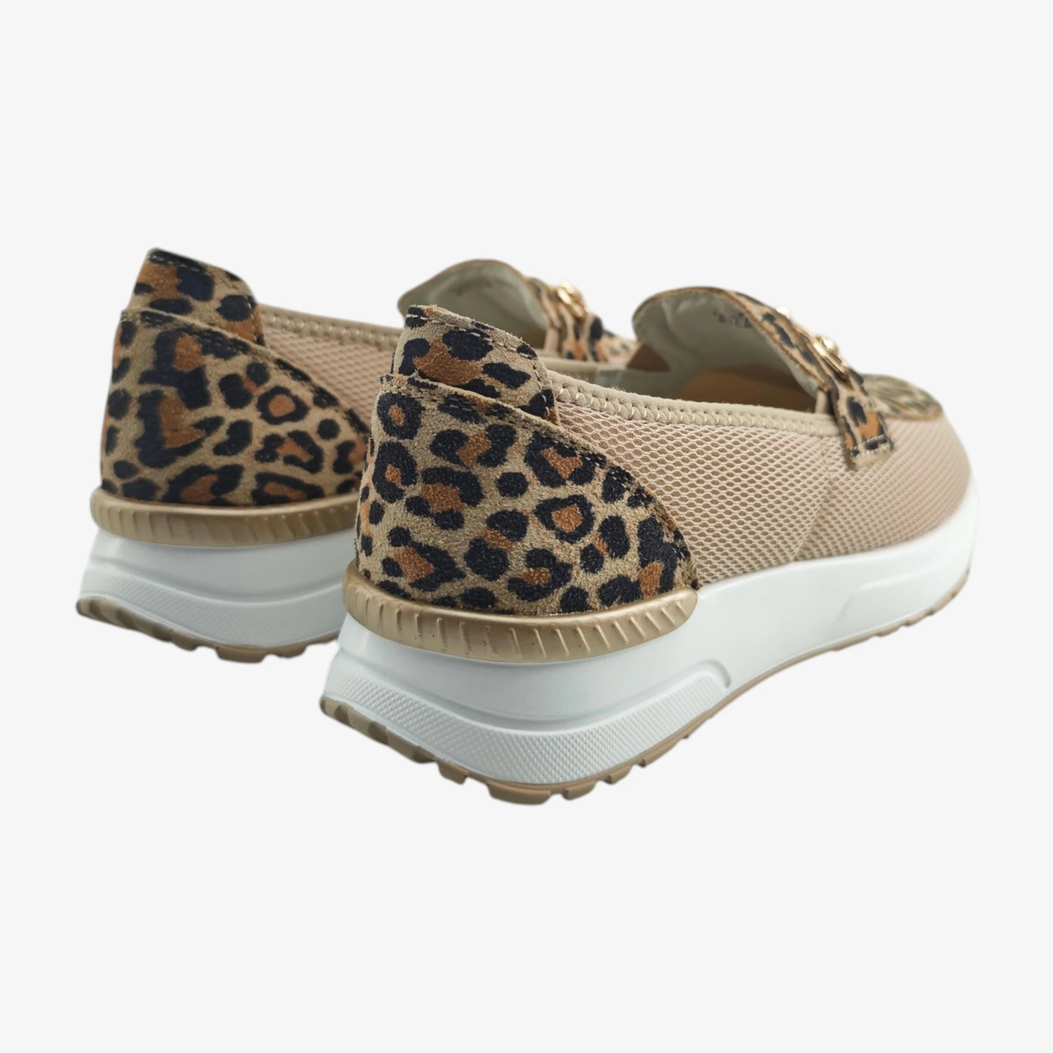 Matiz 25222 smeđi leopard pogled straga
