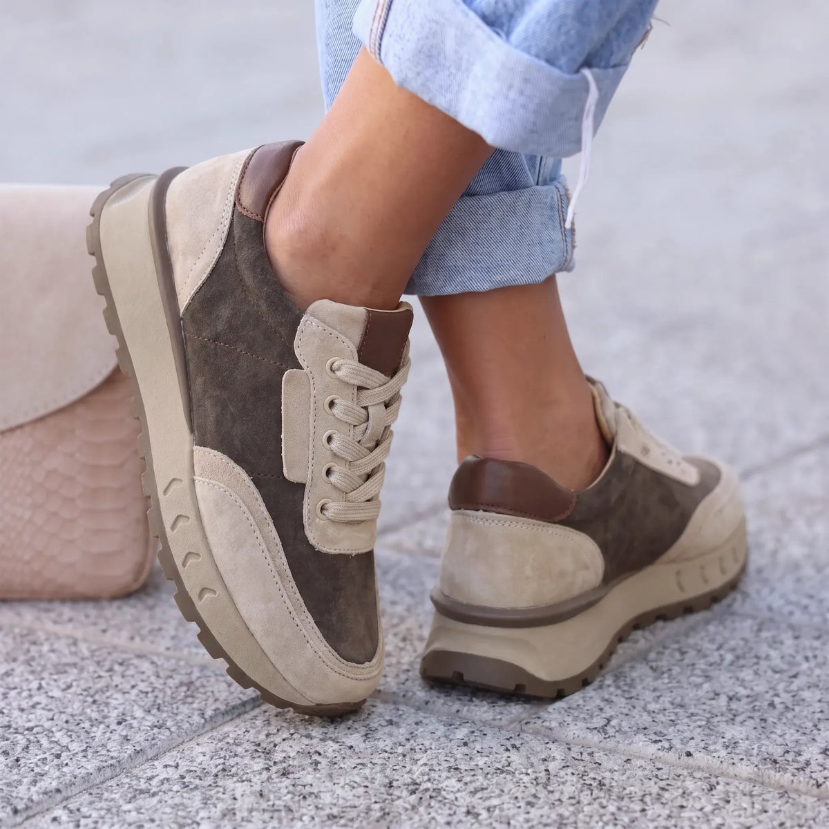 Matiz 25297 bež on foot 02 #Boja_bež