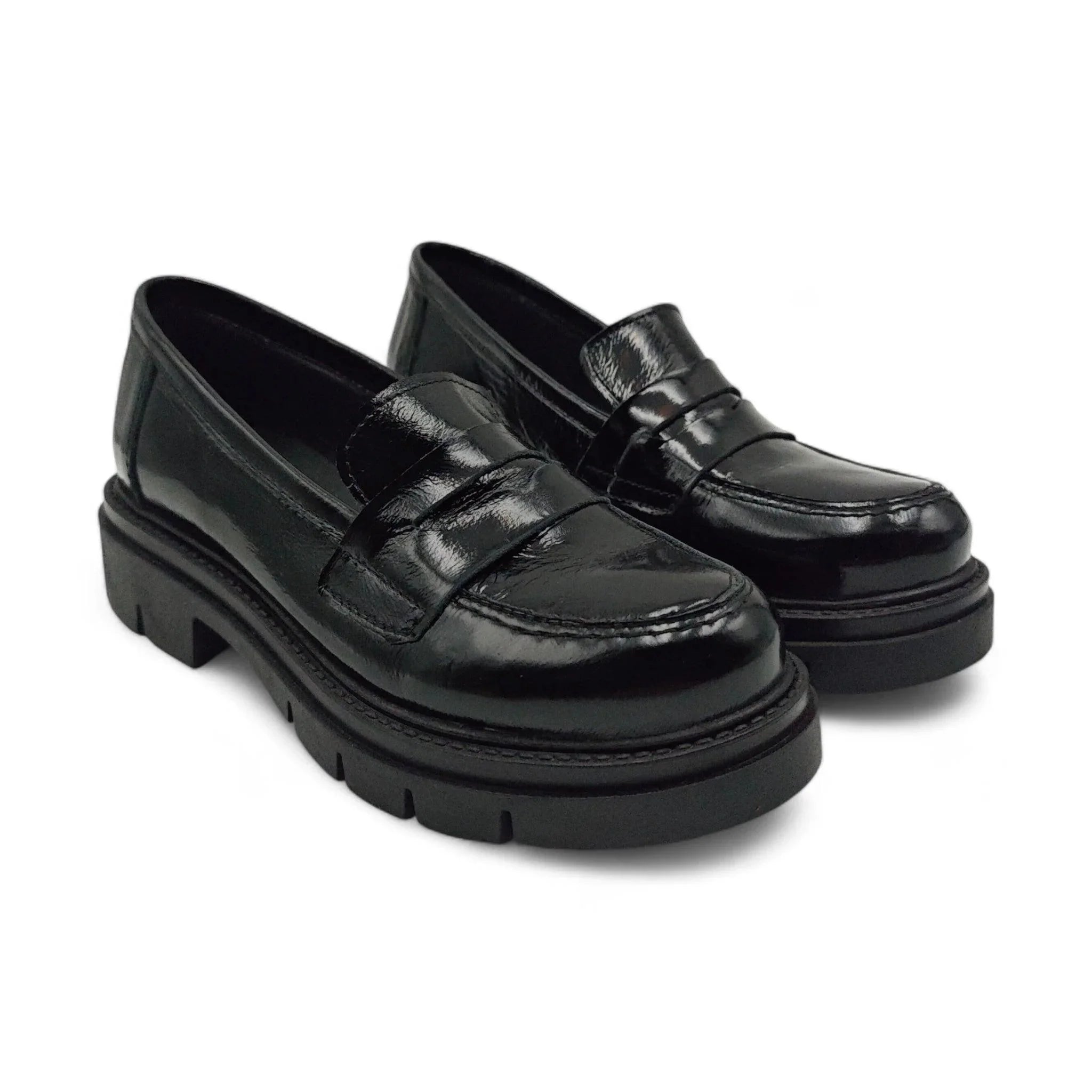 Moda Pelle 1610 crni lak pogled spreda
