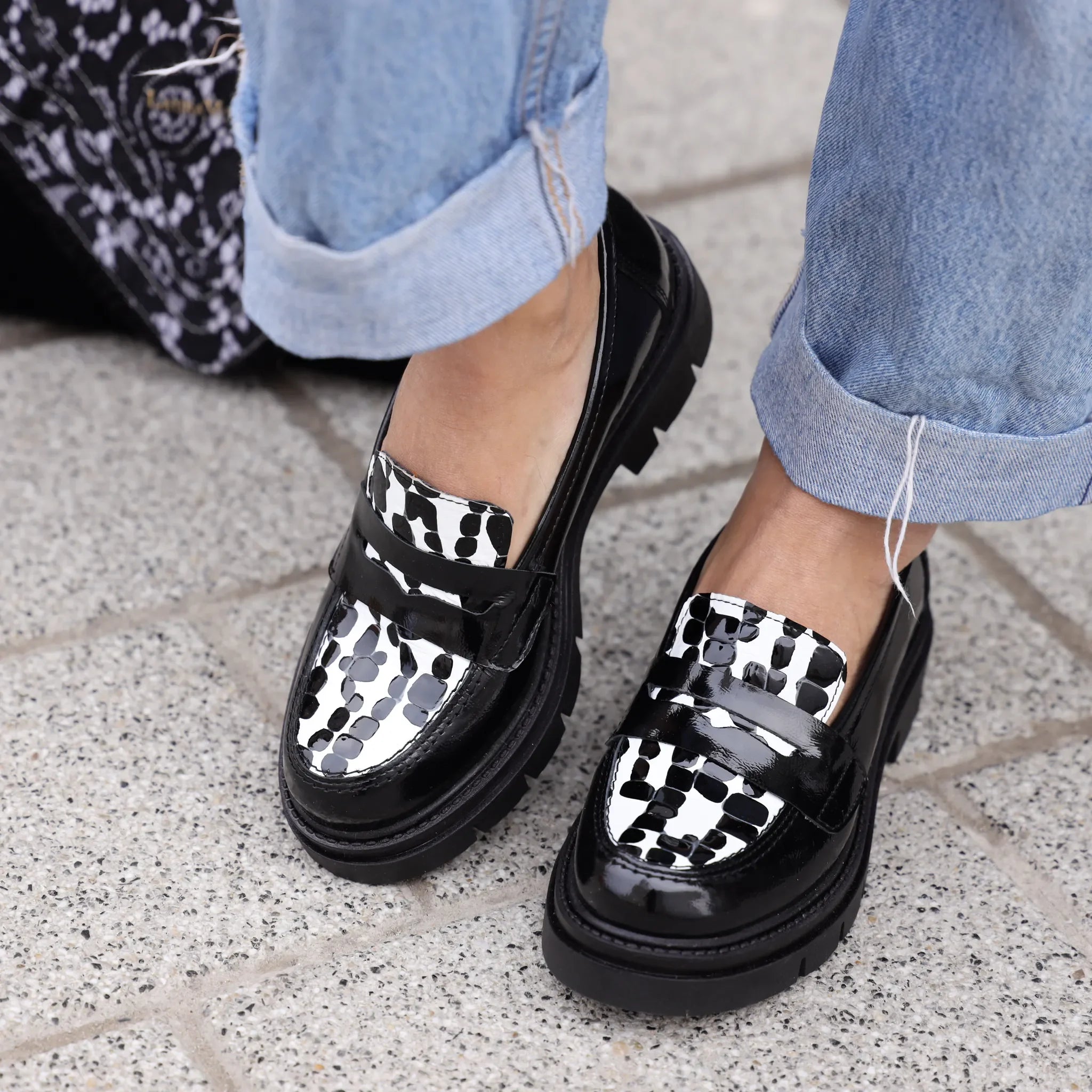 Moda Pelle 1610 crni leopard on foot