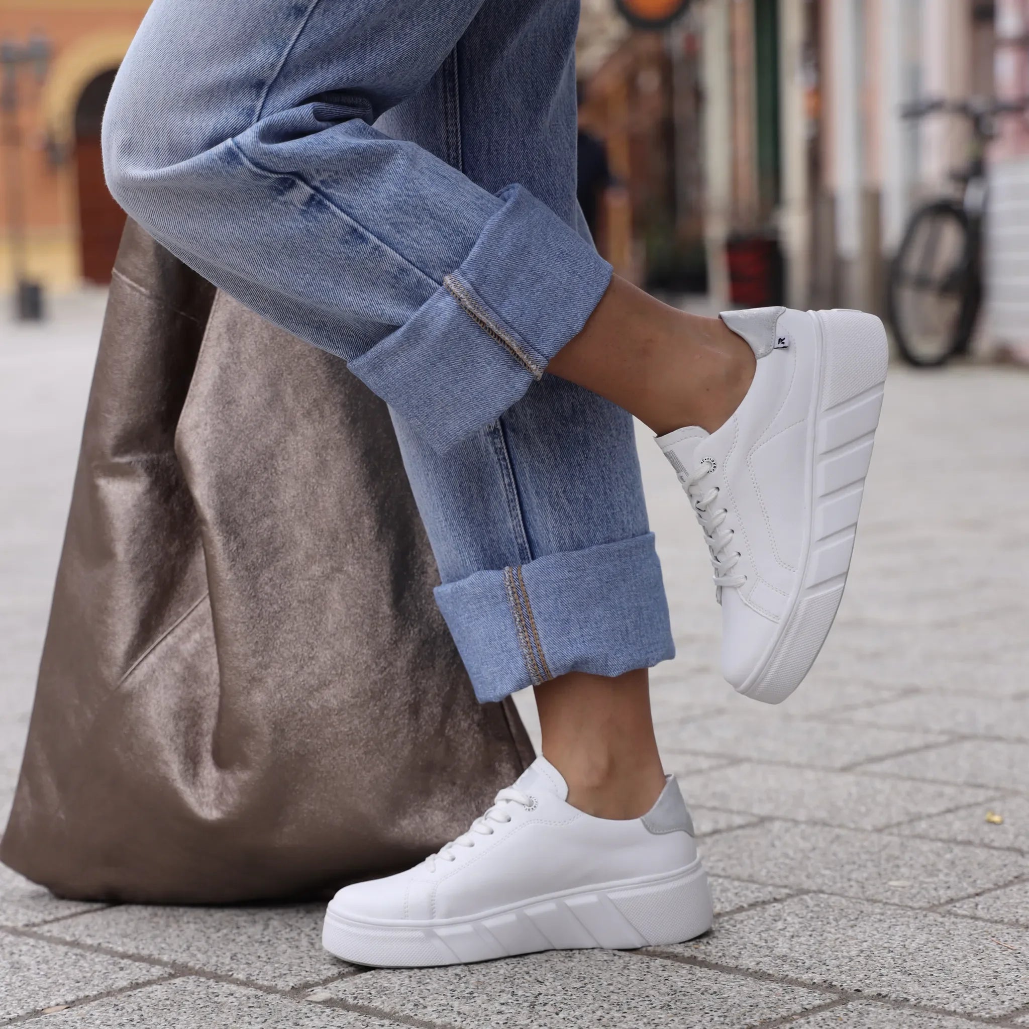 Rieker 2601 bela on foot