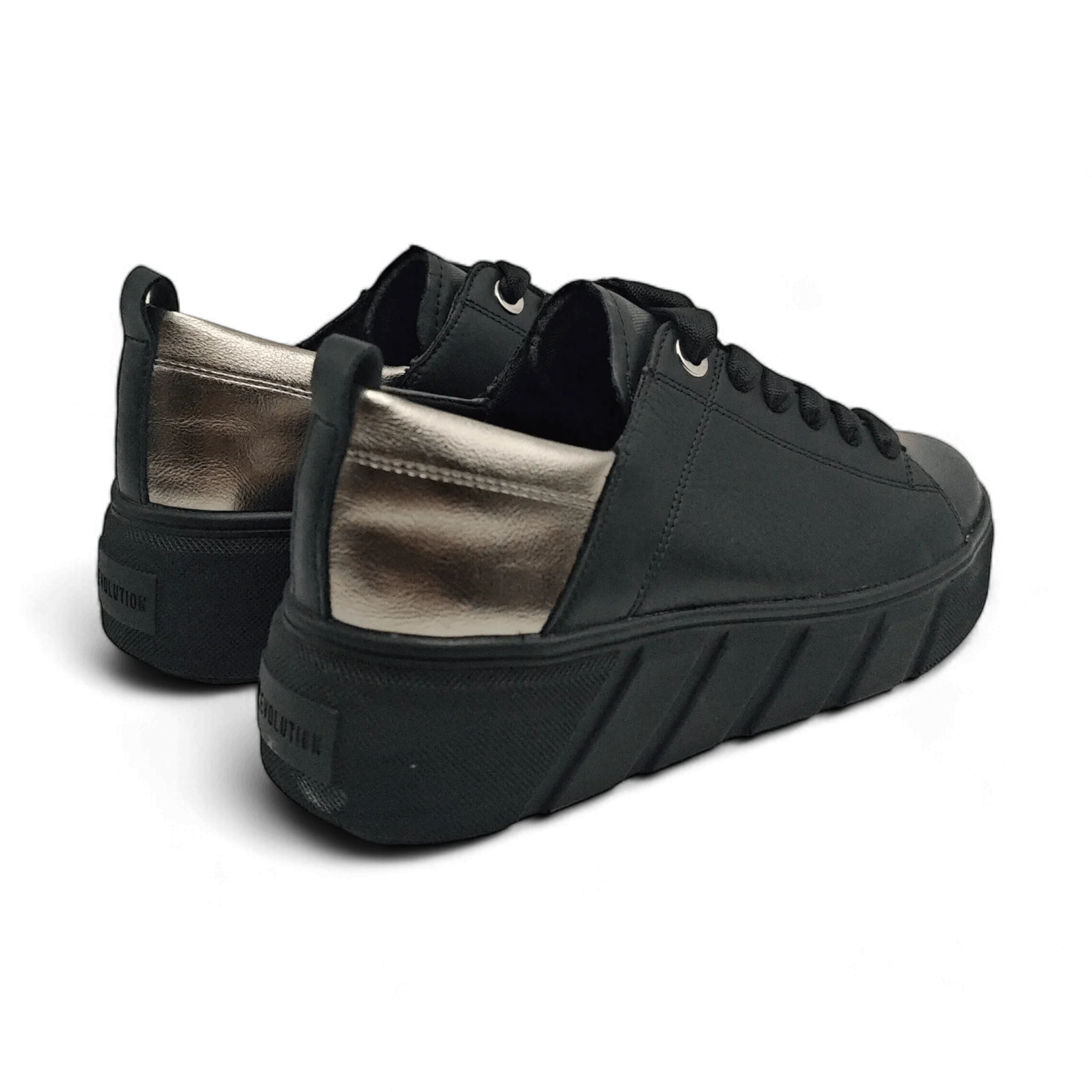 Rieker 502 crna pogled straga