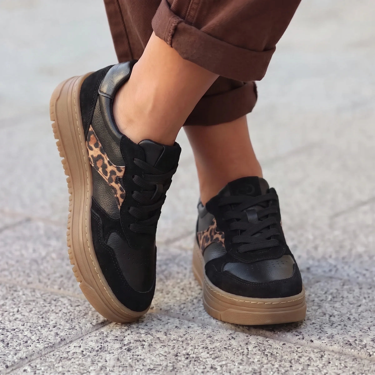 Tamaris 23717 crna on foot #Boja_crna
