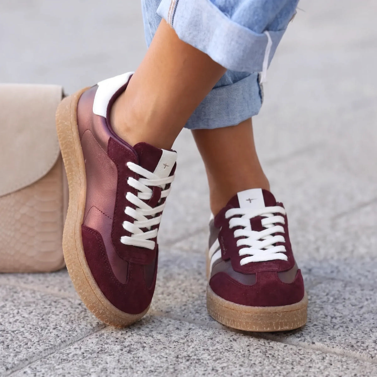 Tamaris 23723 bordo on foot 01