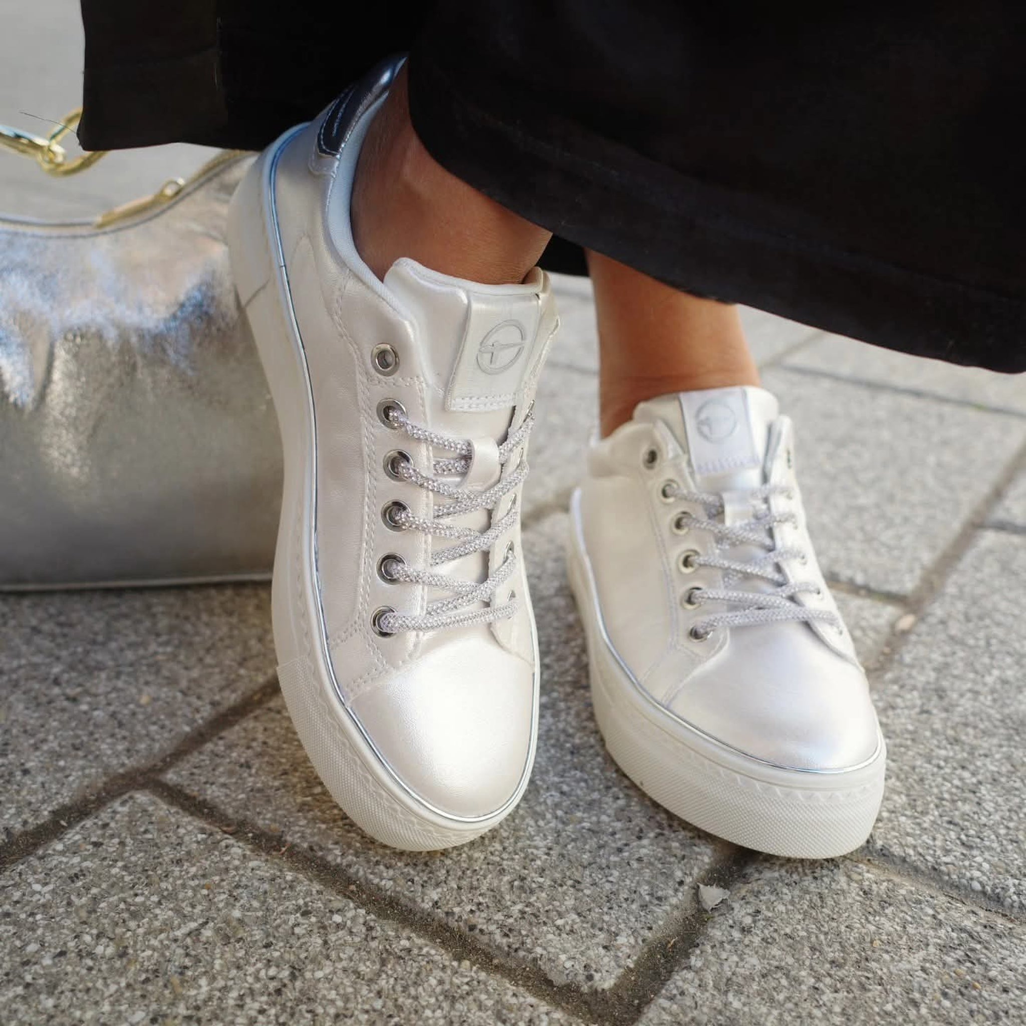 Tamaris 23751 sedef on foot 01