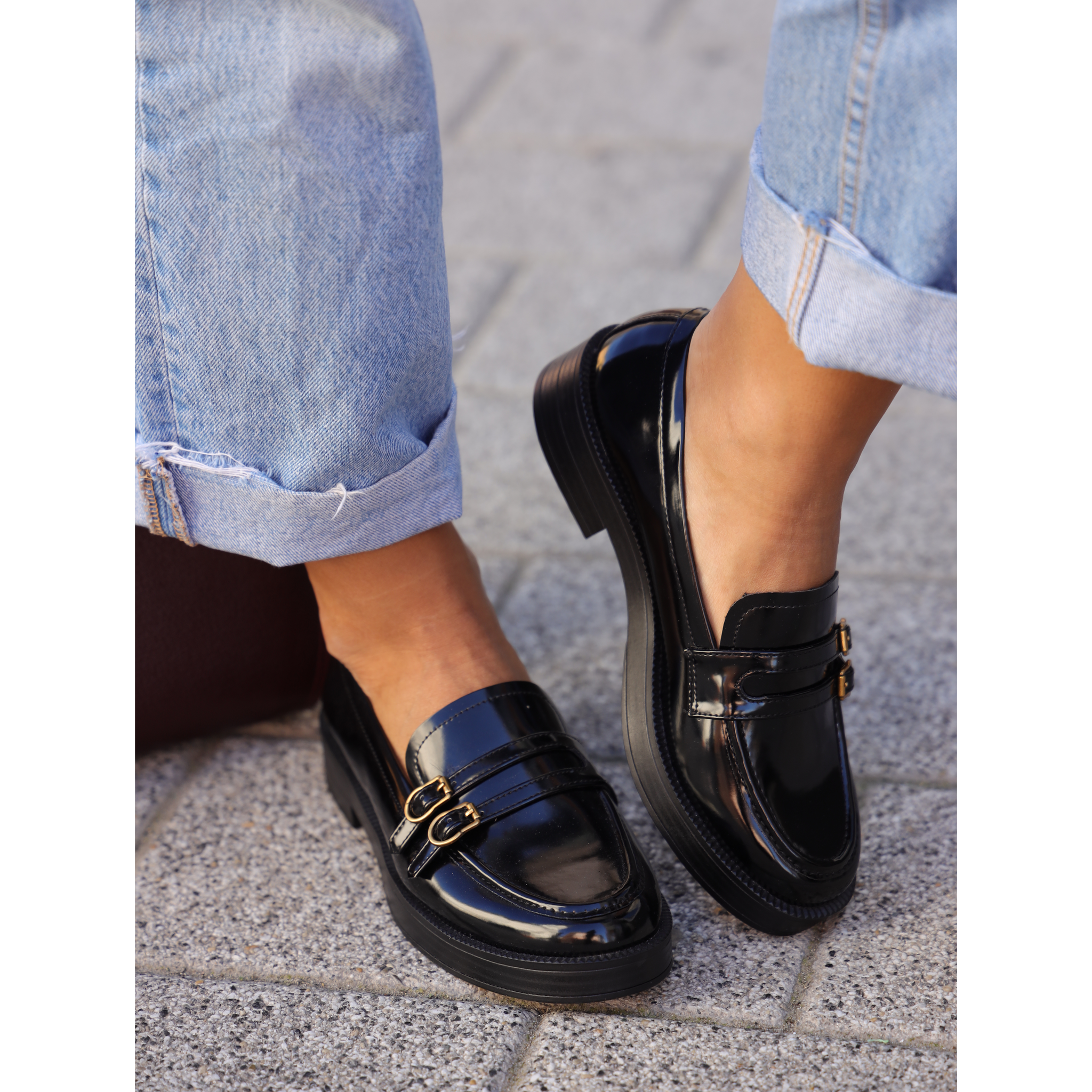 Tamaris 24348 crni lak on foot